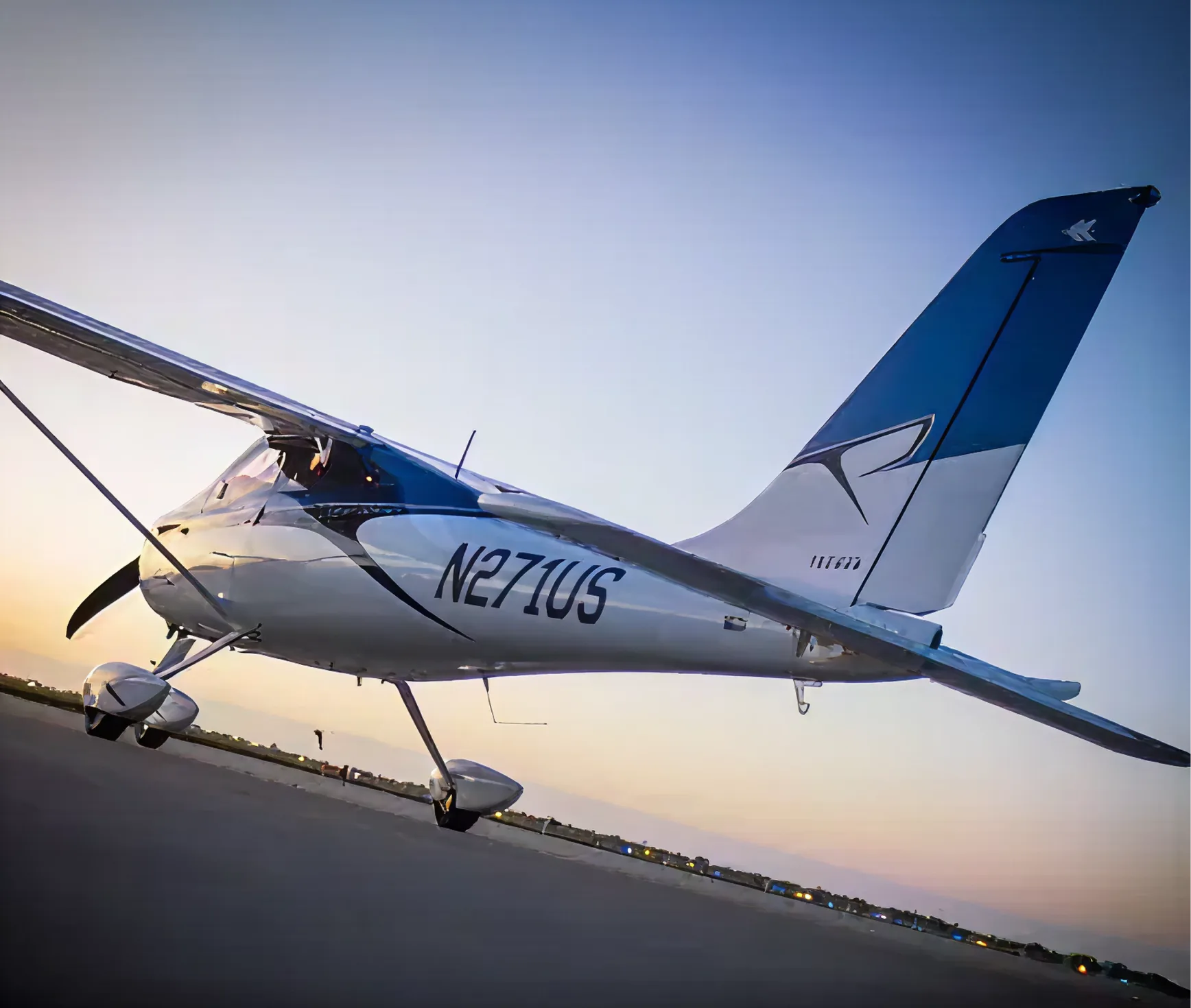 Scenic sightseeing flight